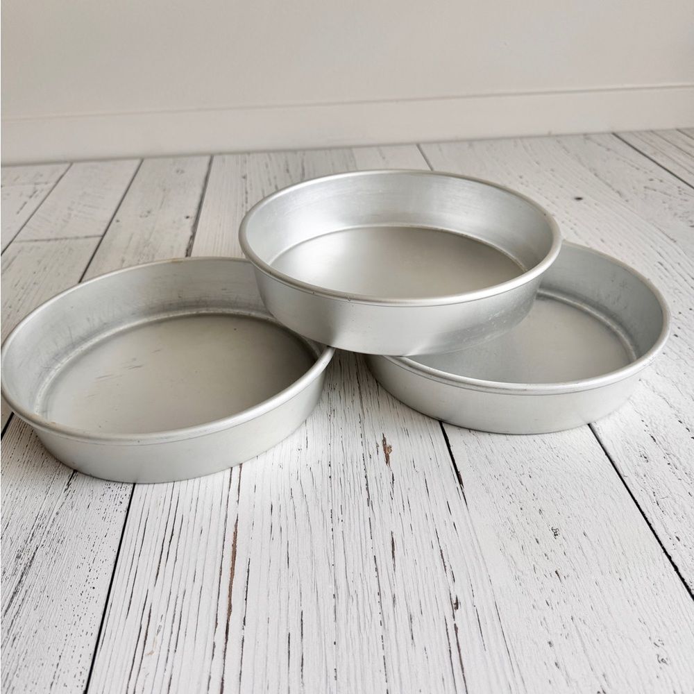 Wilton - 9” Round Cake Pans (3)